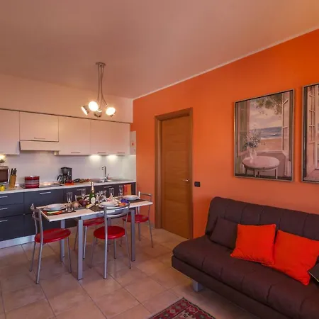 Apartamento Cantone Sleeps 4 Pool Wifi *